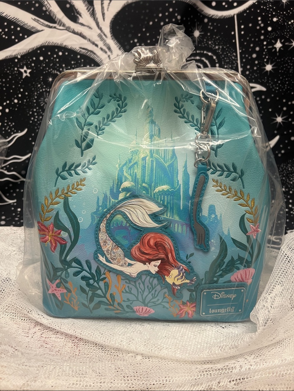 🧜🏼‍♀️ NWT-Loungefly Disney The Little Mermaid Ariel Kisslock Mini Backpack